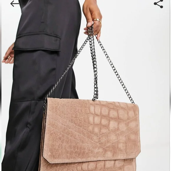 Urbancode Leather crock purse - Picture 6 of 15